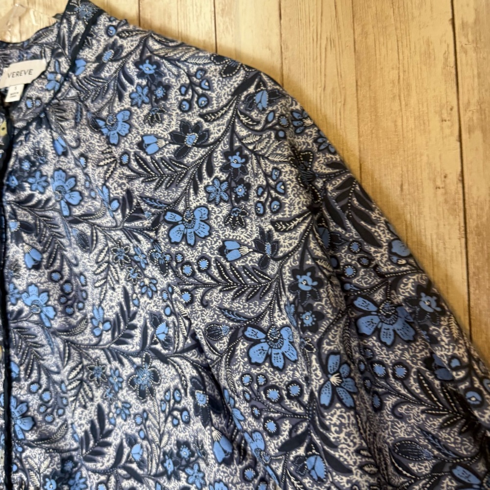 Evereve 'Sheila'  Blue Floral Batik Piped Cotton Blouse Small - Picture 6 of 9